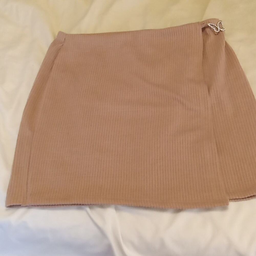 Old Navy Girls Small Tan Faux Wrap knit Skirt with Butterfly accent. Office.